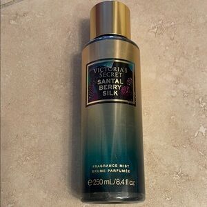 Victoria's Secret Santal Berry Silk Fragrance Mist Limited Edition